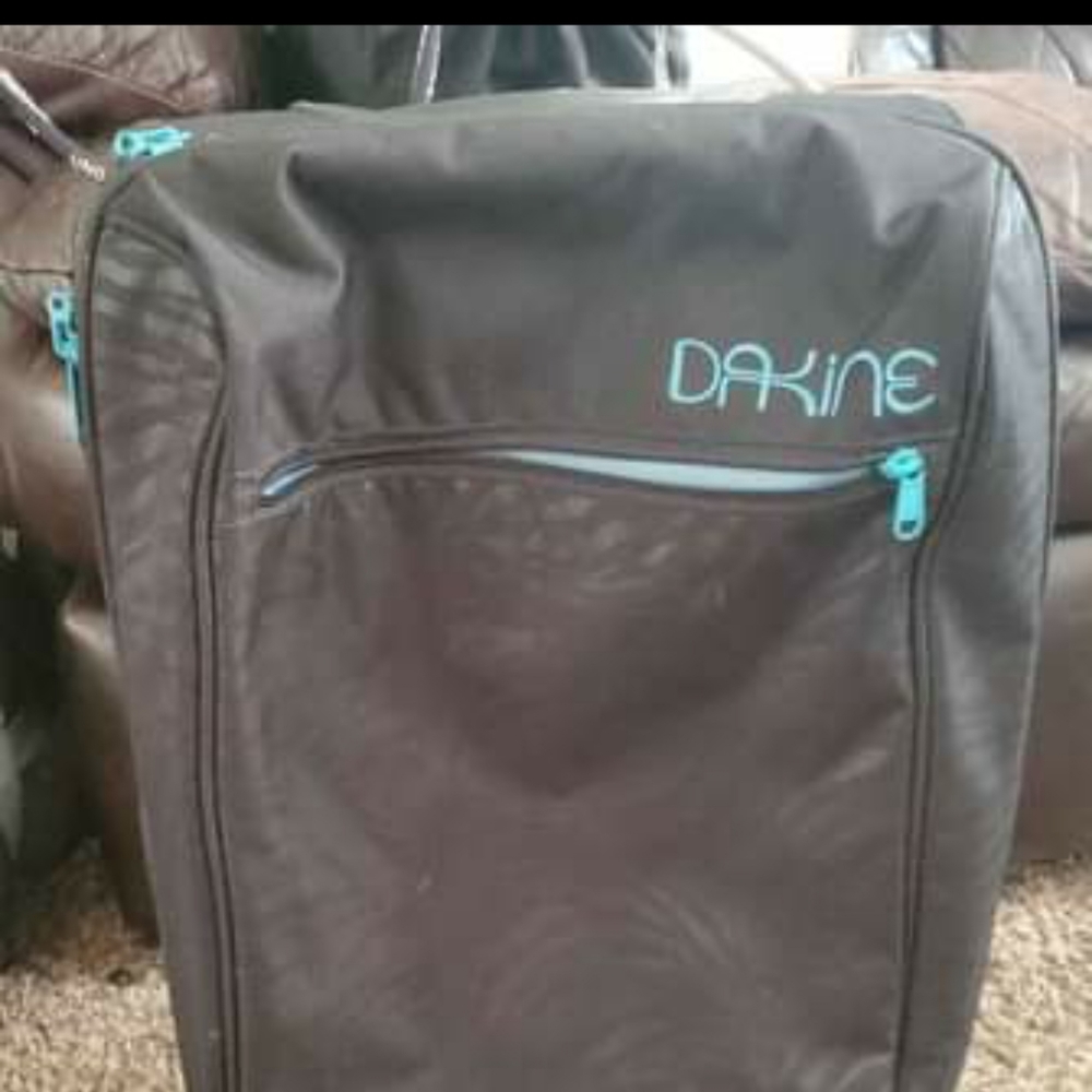 Dakine travel set